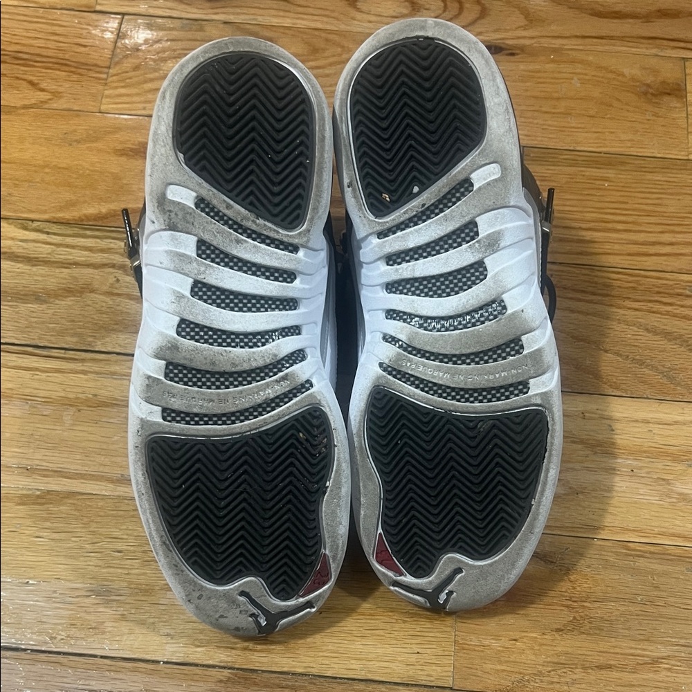 Black and White High-Top Sneakers - Picture 5 of 6